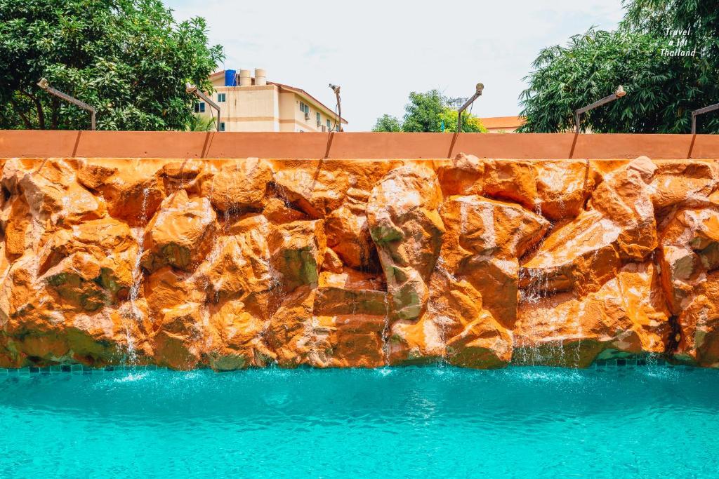 14 Nights Japan + Bangkok + Pattaya Price starting FROM £1,599pp