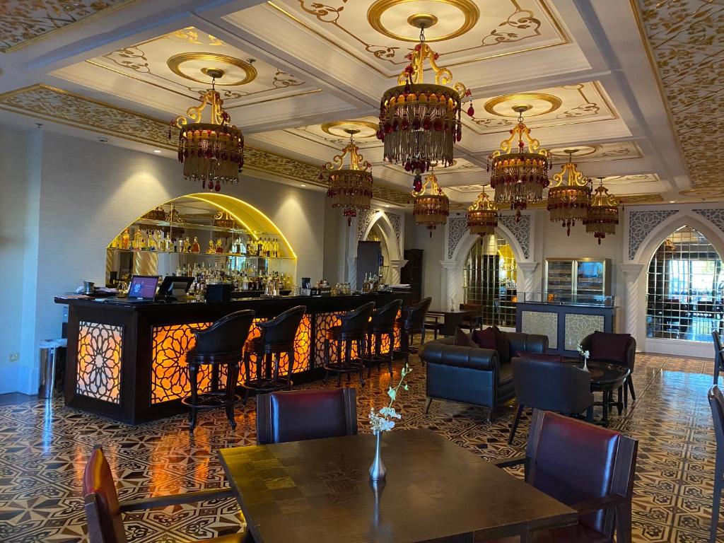 05 Nights Family Odyssey at jumeirah zabeel saray, Dine around Half Board