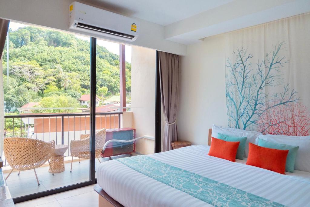 WE'VE MADE KOH LIPE EASY! 14 Nights Koh Lipe, Phuket & Bangkok Price starting From £1,399pp