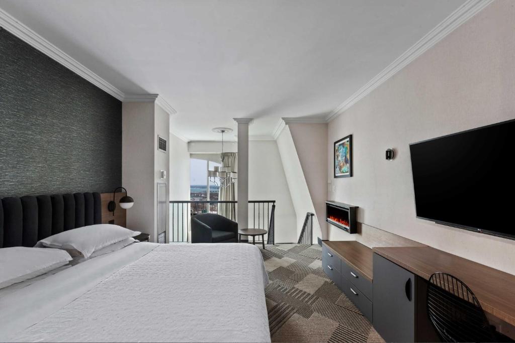 10 Nights Holiday at Iceland, Niagara Falls, and New york