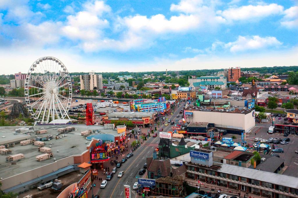 10 Nights Holiday at Iceland, Niagara Falls, and New york