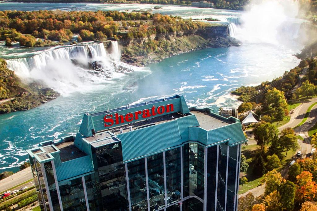 10 Nights Holiday at Iceland, Niagara Falls, and New york