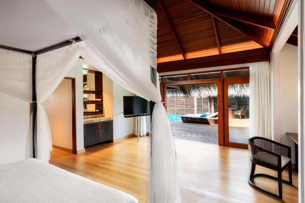 5 Nights Holiday Break at the Mystic Sheraton Maldives Resort