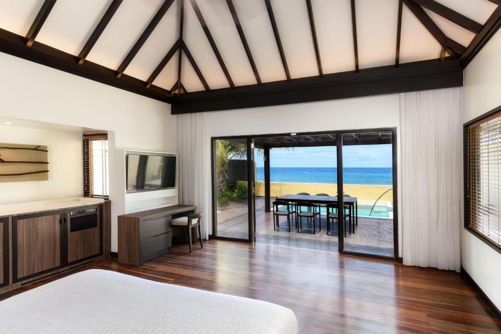 5 Nights Holiday Break at the Mystic Sheraton Maldives Resort