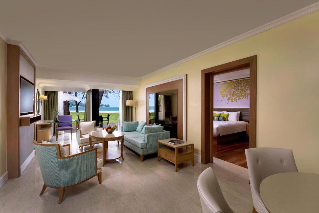 Sun-Kissed Sands and Arabian Nights: Embrace the Magic of Phuket and Dubai on a 10 Night Twin Centre Retreat.