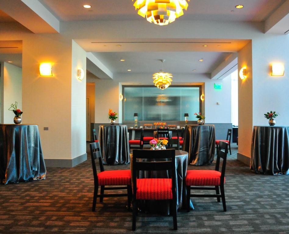 9 Night Stay at Most Popular Hotels in Las Vegas, New York and Los Angeles