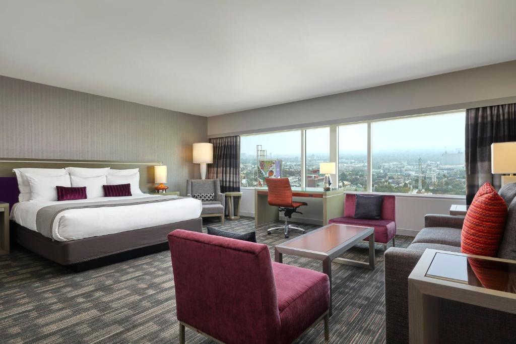 9 Night Stay at Most Popular Hotels in Las Vegas, New York and Los Angeles