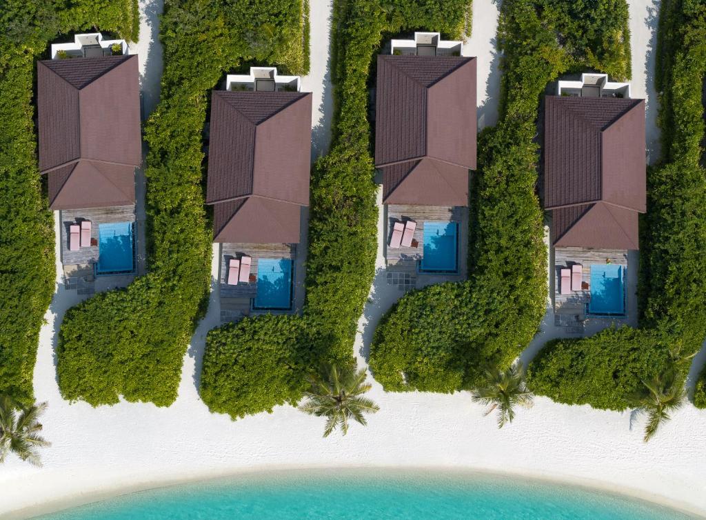 Ignite romance with a 10 Nights Stay at Varu by Atmosphere Water Villa with Pool Maldives and Fairmont Palm Dubai