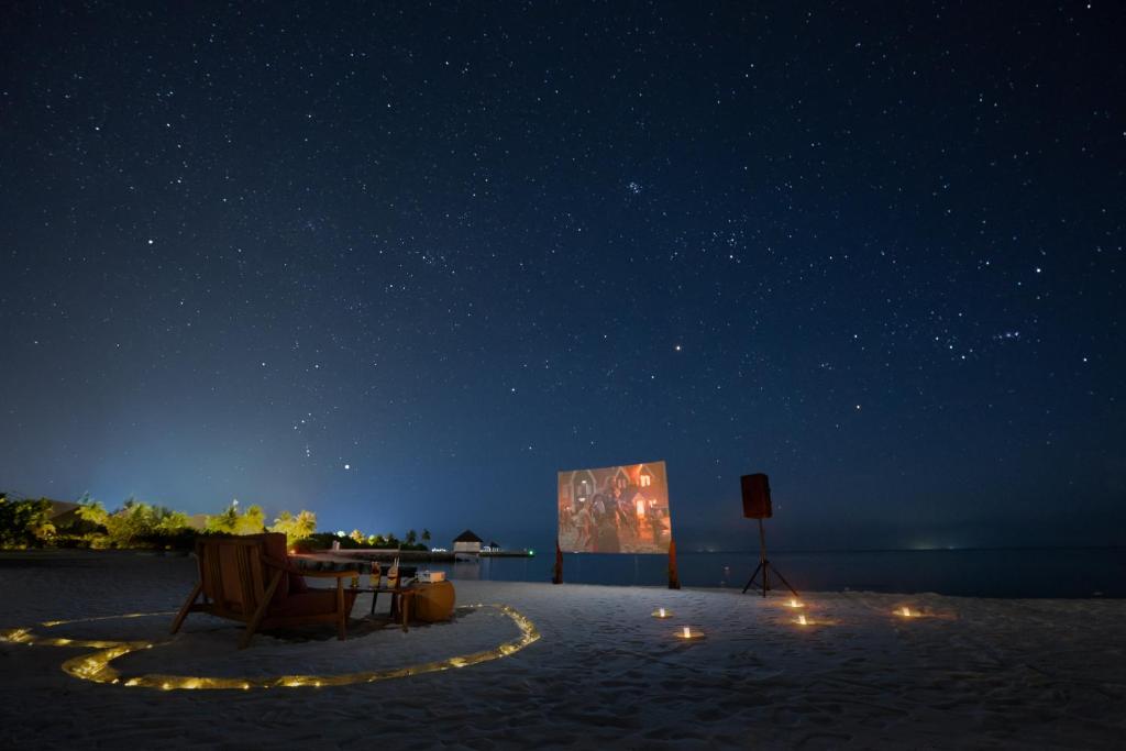 Ignite romance with a 10 Nights Stay at Varu by Atmosphere Water Villa with Pool Maldives and Fairmont Palm Dubai