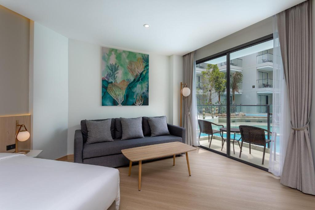 10 Nights 40% Discount Offer Twin Centre Holiday Deal