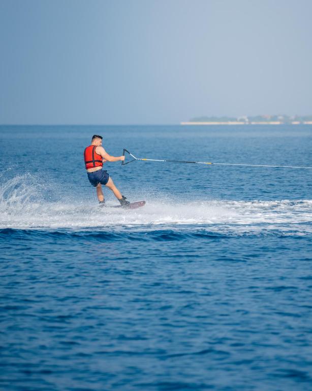 10 Nights Multi-Center holiday break at the Marvelous Maldives & Scintillating Singapore Starting from £1799 pp