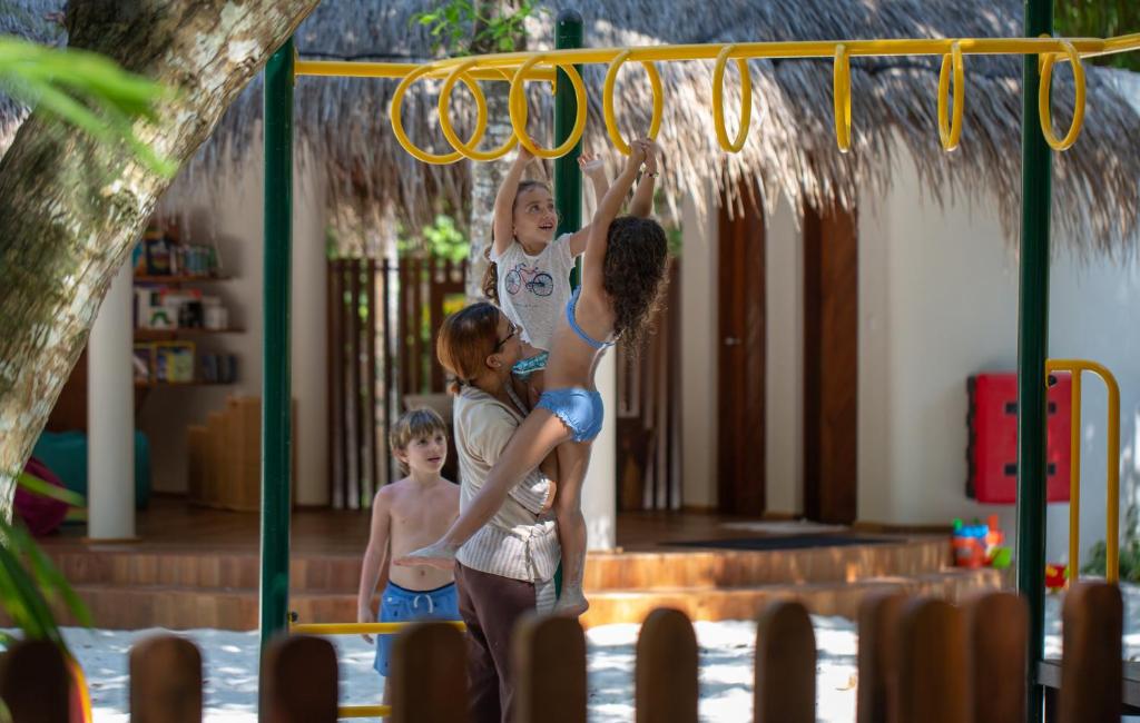 10 Nights Multi-Center holiday break at the Marvelous Maldives & Scintillating Singapore Starting from £1799 pp