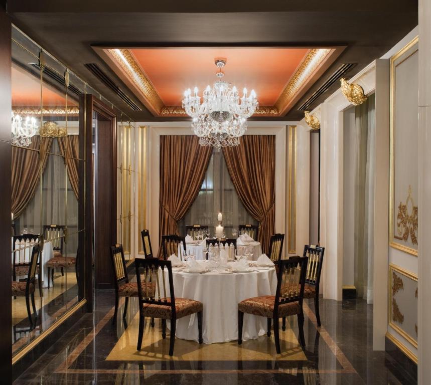 05 Nights Family Odyssey at jumeirah zabeel saray, Dine around Half Board