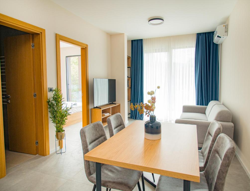 09 Nights of 3 Capitals. 1 Epic Holiday. Just £849pp