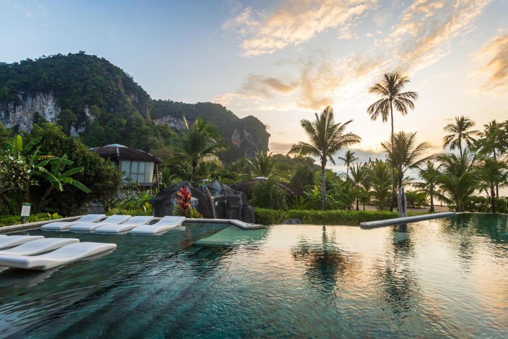 12 NIghts Holiday Deal at Koh Yao, Krabi & Bangkok with Breakfast