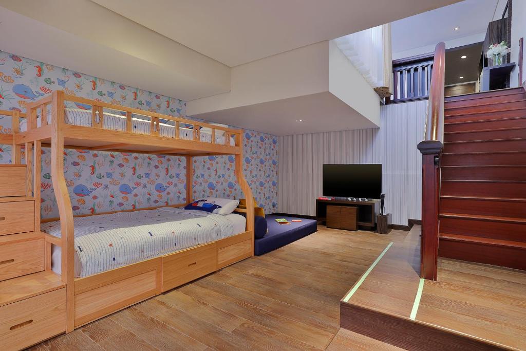 3 Nights in Anantara The Palm – A Family Escape! price starting from £2,299/per family