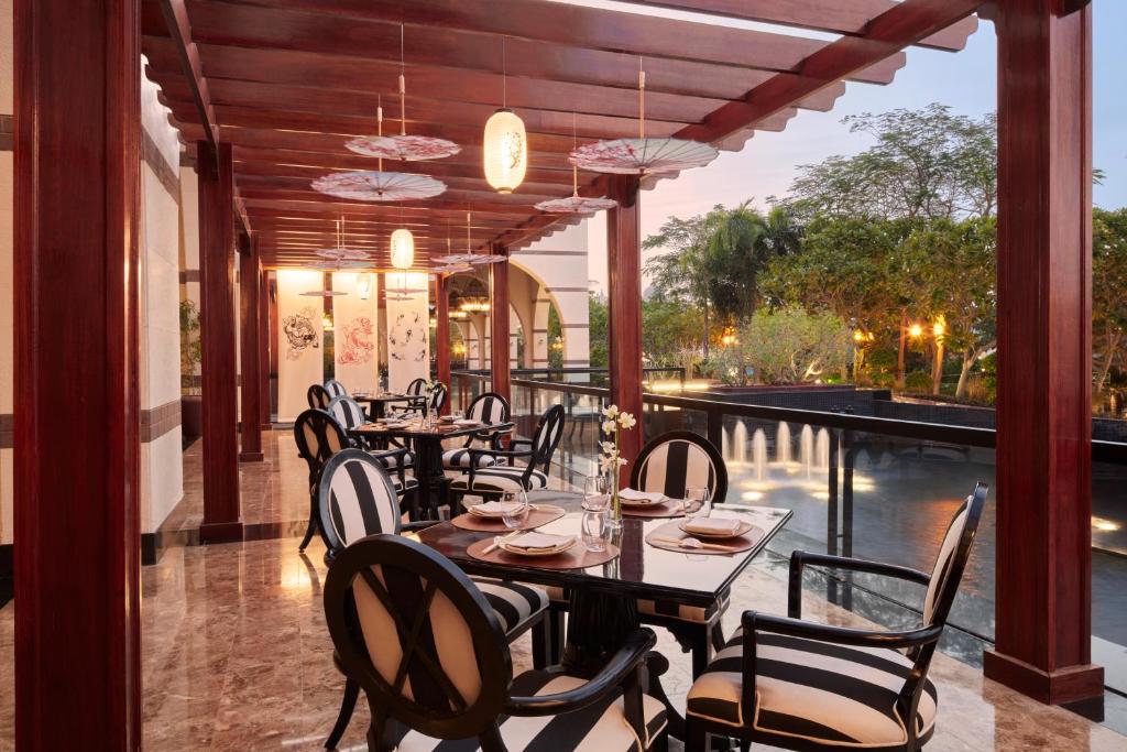 05 Nights Family Odyssey at jumeirah zabeel saray, Dine around Half Board