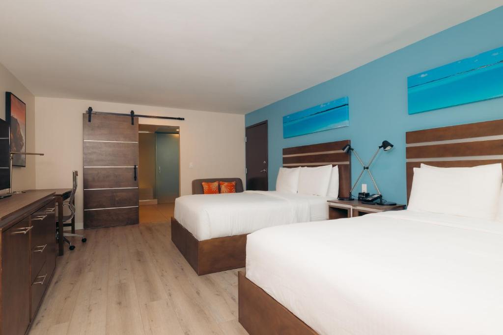 From Sun Kissed Beaches to Urban Delights! Spectacular Adventure in Cancun & Los Angeles, All Inclusive