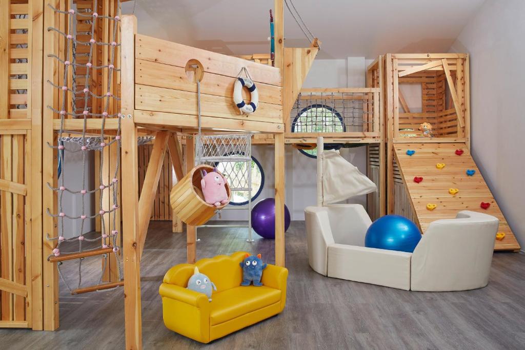 7 Nights Holiday Deal: New Winter Offer of Le Meridien Maldives with Lagoon Villa (All Inclusive Meal Plan)£3199/PP only