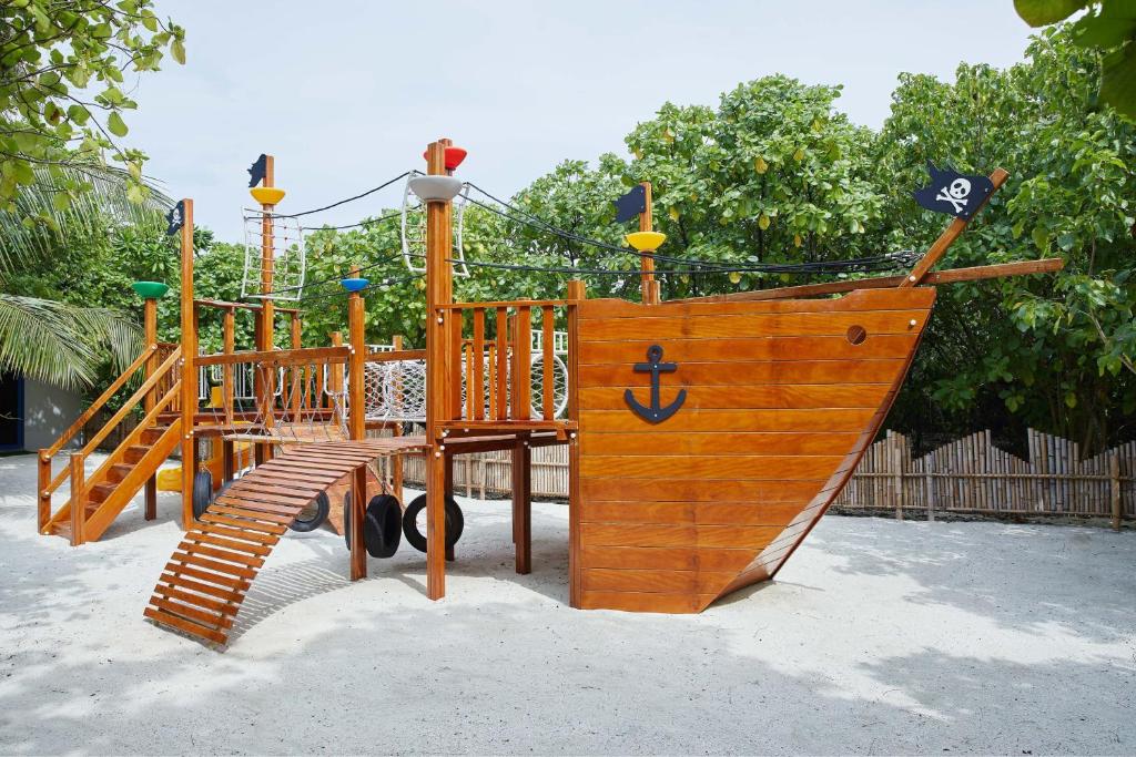 7 Nights Holiday Deal: New Winter Offer of Le Meridien Maldives with Lagoon Villa (All Inclusive Meal Plan)£3199/PP only