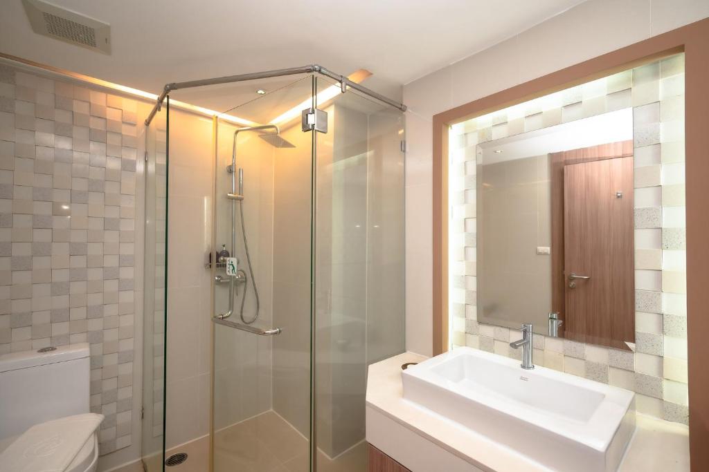 12 Night Thailand Adventure Pattaya, Koh Samet & Bangkok price starting from £1,299/PP