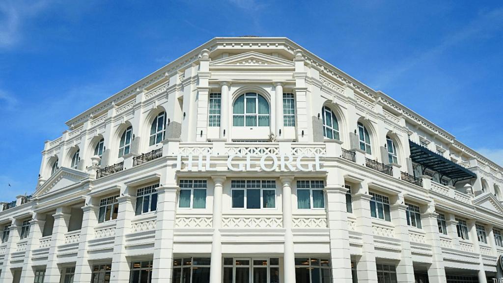 10 NIGHTS. 4 WORLDS. Kuala Lumpur → Cameron Highlands → Banjaran → Penang. price starting from £1,350PP