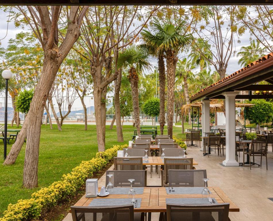 07 Nights Holiday of fun, Thrill & Adventure at Labranda Alantur Resort Antalya with Flight & Transfers