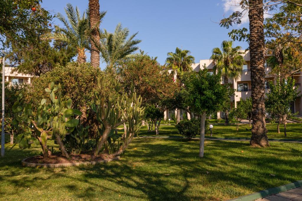 07 Nights Holiday of fun, Thrill & Adventure at Labranda Alantur Resort Antalya with Flight & Transfers