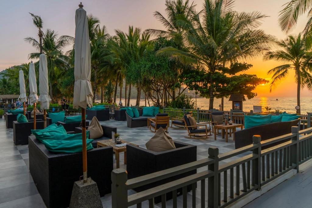 12 Nights Holiday at Bangkok, Krabi, Phi Phi Island & Phuket with Breakfast