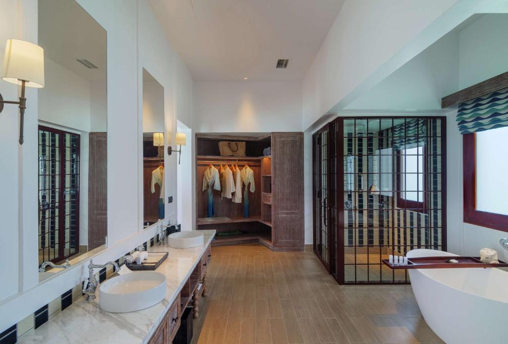 09 Nights Holiday Deal at Saii Lagoon Maldives with Sky room