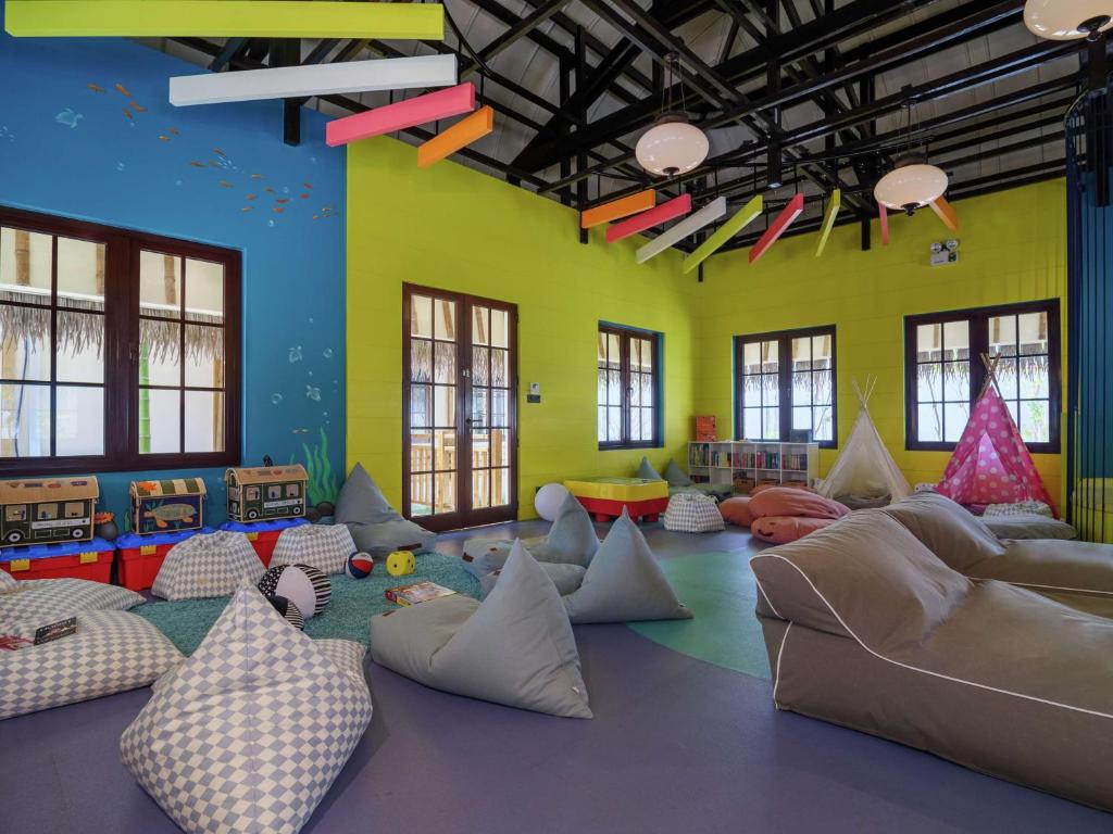 09 Nights Holiday Deal at Saii Lagoon Maldives with Sky room