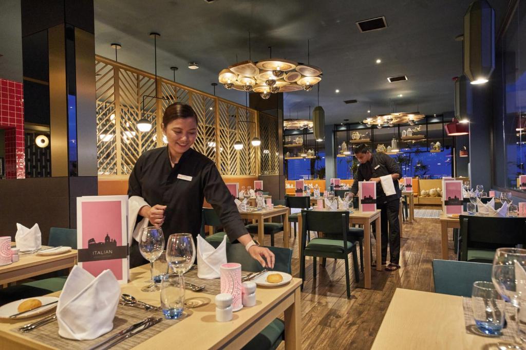 Exclusive 10 Nights Dubai + All-Inclusive Maldives Summer 2026 price starting from £1899pp