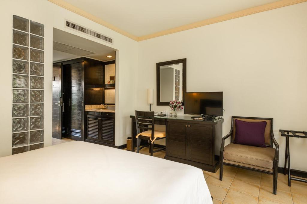 Long 21 Nights of Opulence in Beyond Khao Lak, Centara Kata Phuket & Dusit Thani Krabi w/flights & transfers