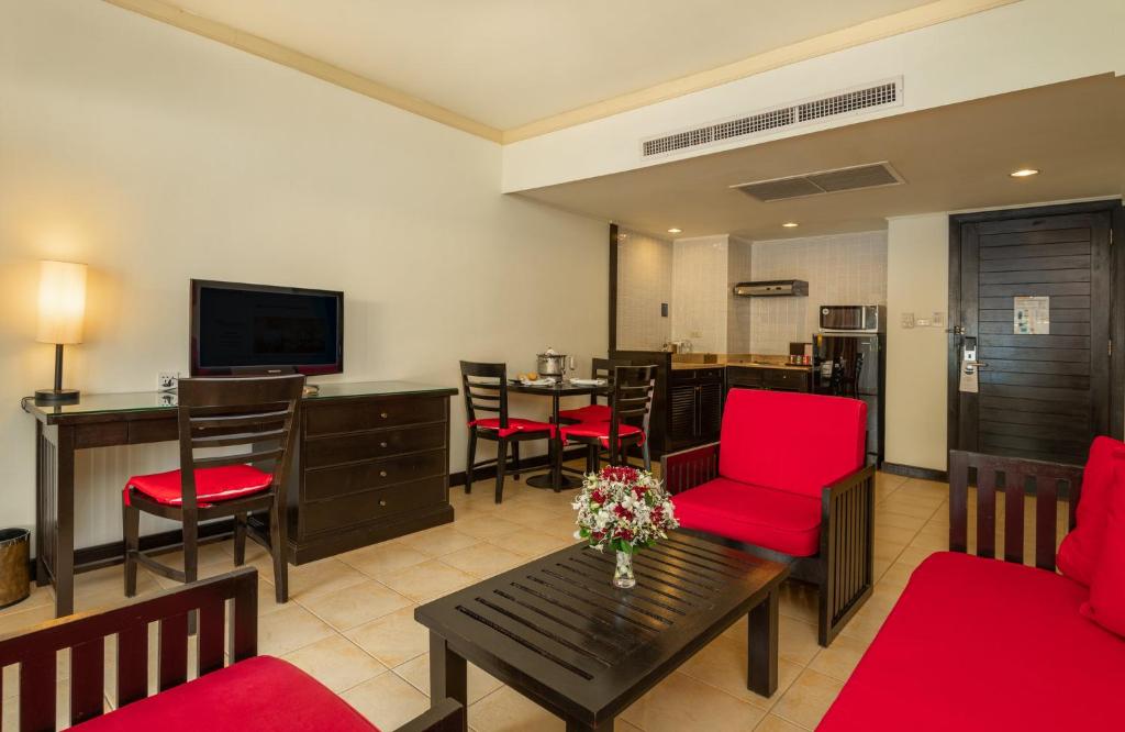 Long 21 Nights of Opulence in Beyond Khao Lak, Centara Kata Phuket & Dusit Thani Krabi w/flights & transfers