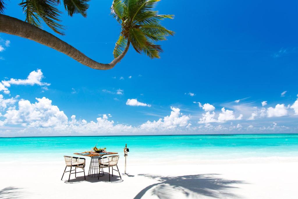 THE ULTIMATE MALDIVES FAMILY HOLIDAY 7 Nights in 5★ Kandima Maldives FROM ONLY £5,799 PER FAMILY