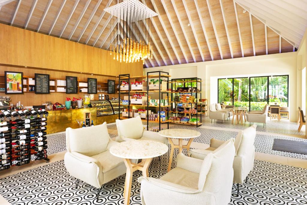 THE ULTIMATE MALDIVES FAMILY HOLIDAY 7 Nights in 5★ Kandima Maldives FROM ONLY £5,799 PER FAMILY