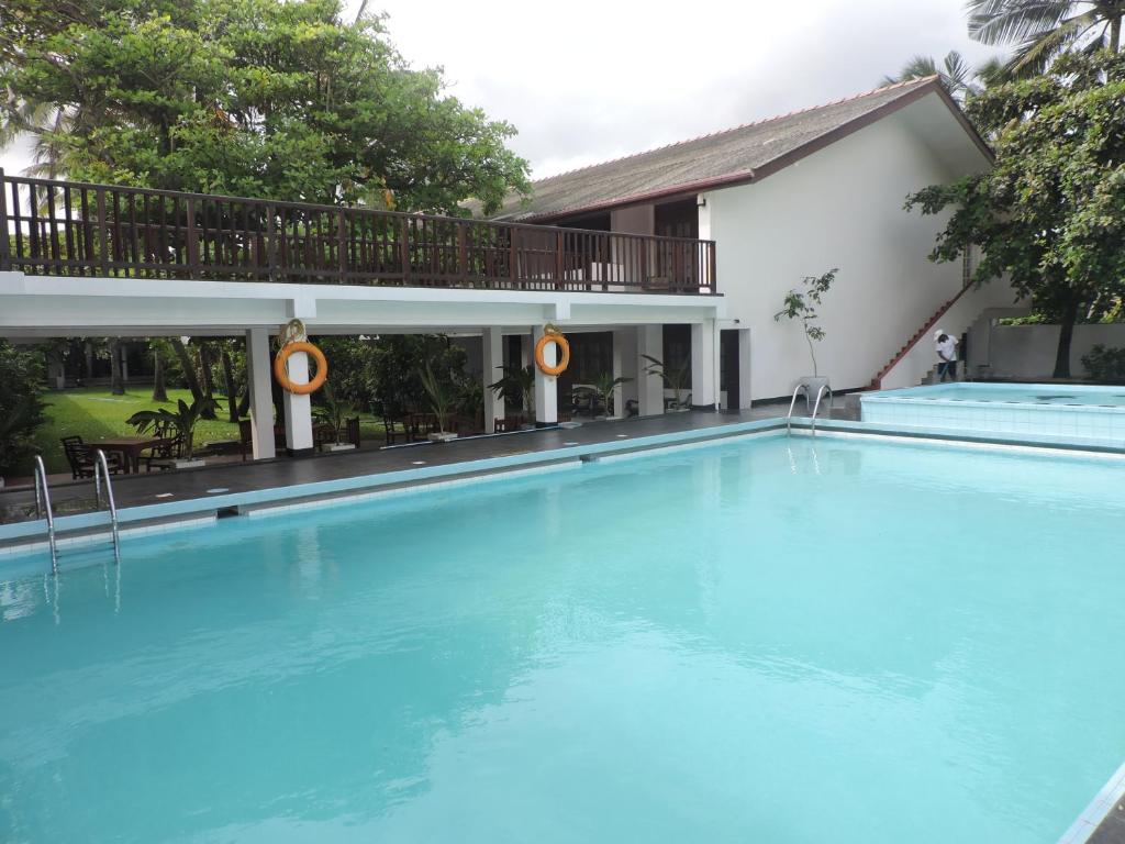 Embark on a 9 Night journey through the heart of Sri Lanka, Discovering Captivating Cities and Cultural Wonders. Priced at just £1799pp