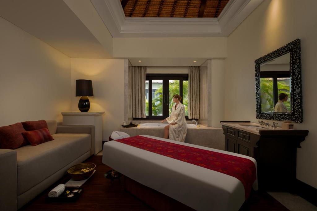 10 Nights Holiday at Trans Resort Bali & Atlantis the Palm with Breakfast