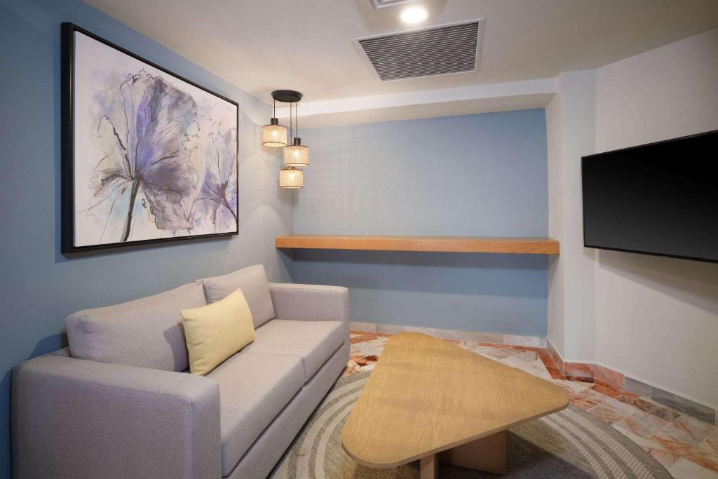 Travel to Orlando, Florida to experience the thrill & adventure