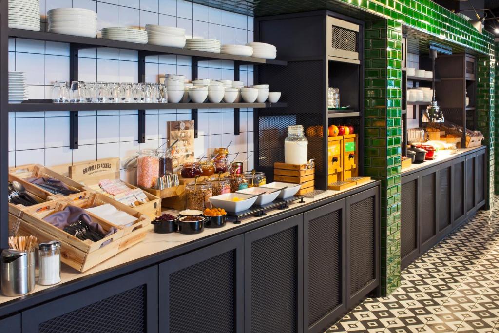 AMSTERDAM LIGHT FESTIVAL Flights + Hotels 3 Nights from ONLY £279pp (December 2026)