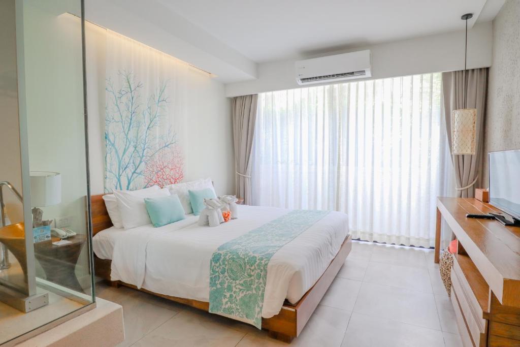 WE'VE MADE KOH LIPE EASY! 14 Nights Koh Lipe, Phuket & Bangkok Price starting From £1,399pp