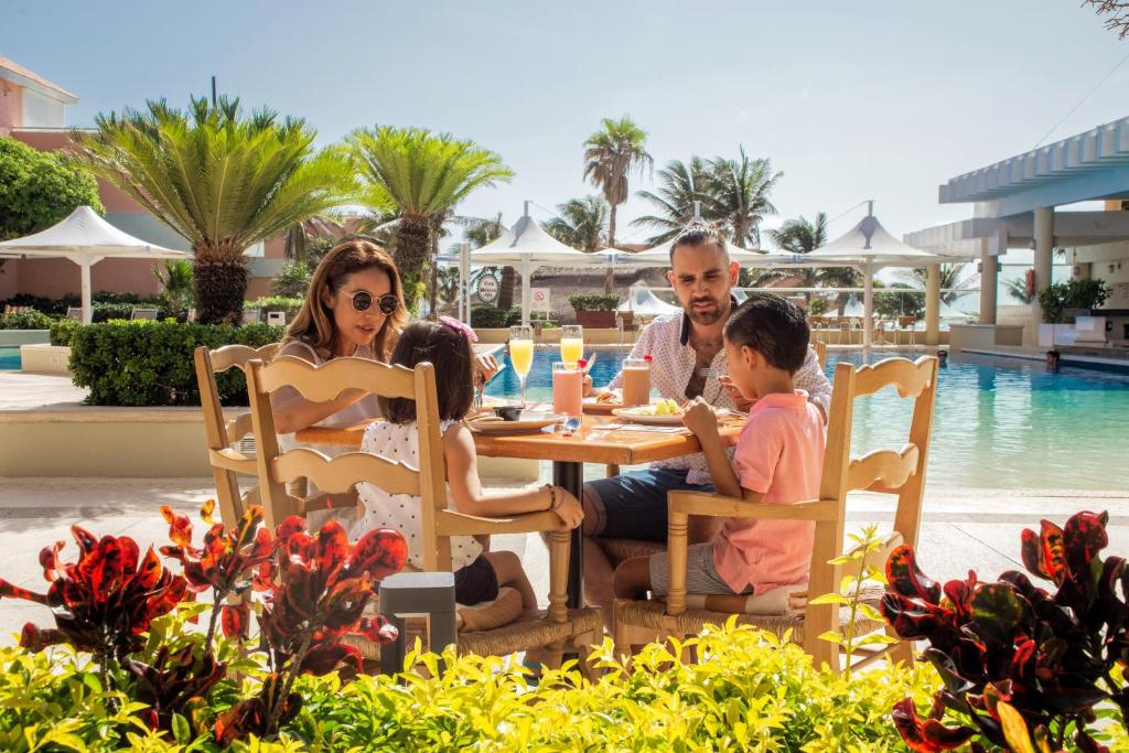 Travel to Orlando, Florida to experience the thrill & adventure