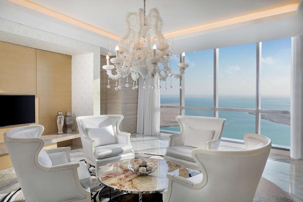 Soothing Holiday in the Maldives and Abu Dhabi