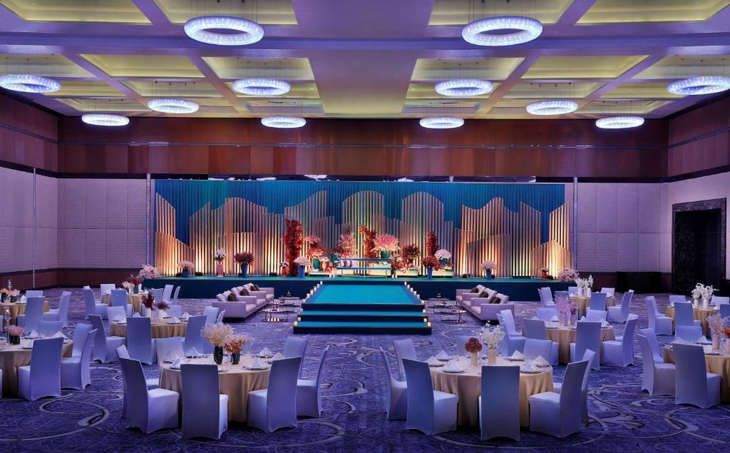 Soothing Holiday in the Maldives and Abu Dhabi