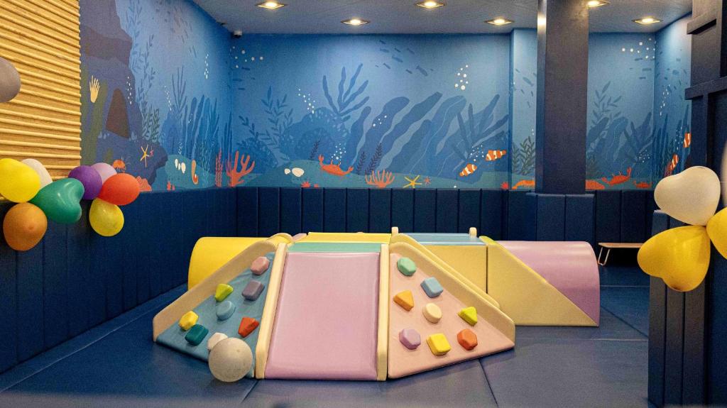 10 Nights 40% Discount Offer Twin Centre Holiday Deal