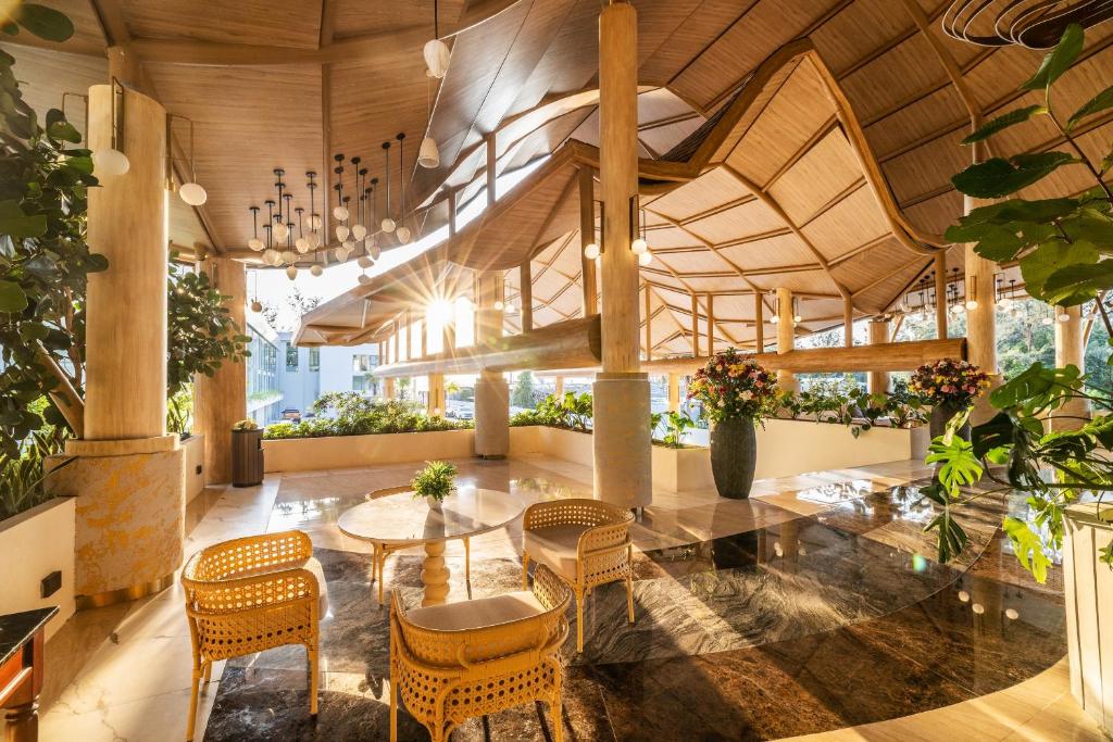 10 Nights 40% Discount Offer Twin Centre Holiday Deal