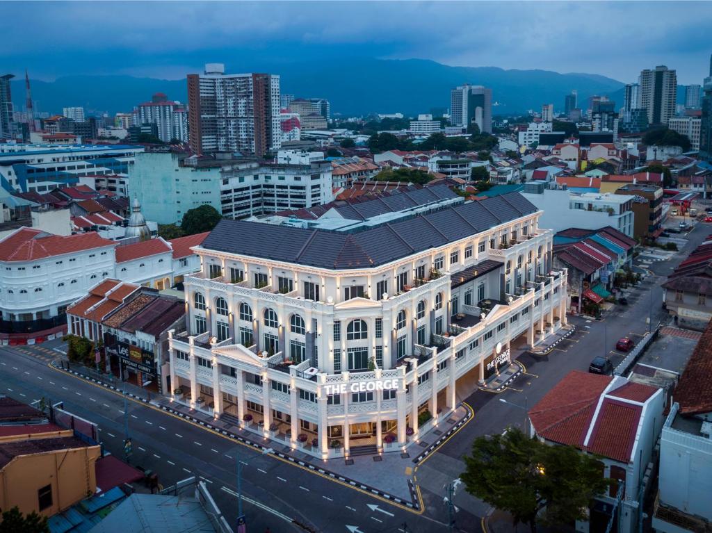 10 NIGHTS. 4 WORLDS. Kuala Lumpur → Cameron Highlands → Banjaran → Penang. price starting from £1,350PP