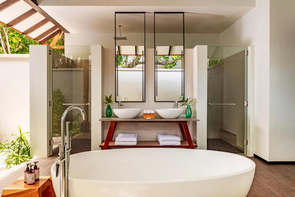 07 Nights Stay In Maldives Most Iconic Resort