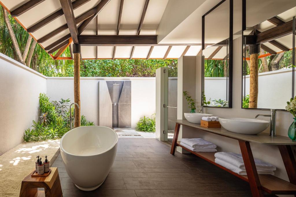 07 Nights Stay In Maldives Most Iconic Resort