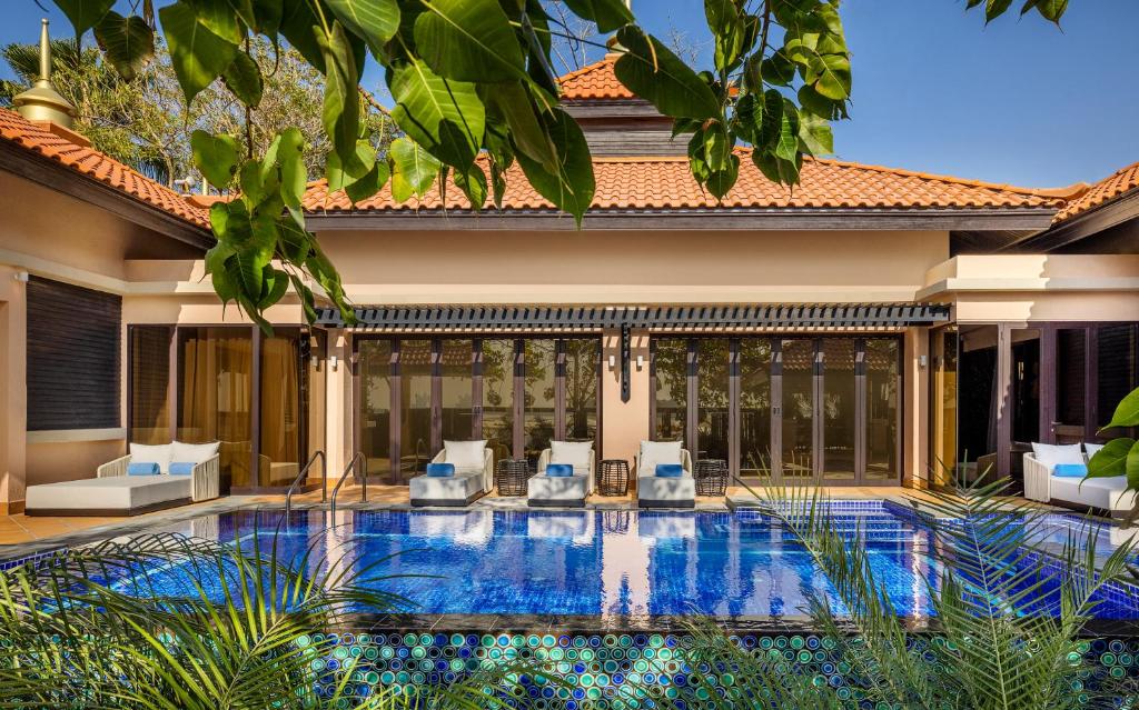 3 Nights in Anantara The Palm – A Family Escape! price starting from £2,299/per family